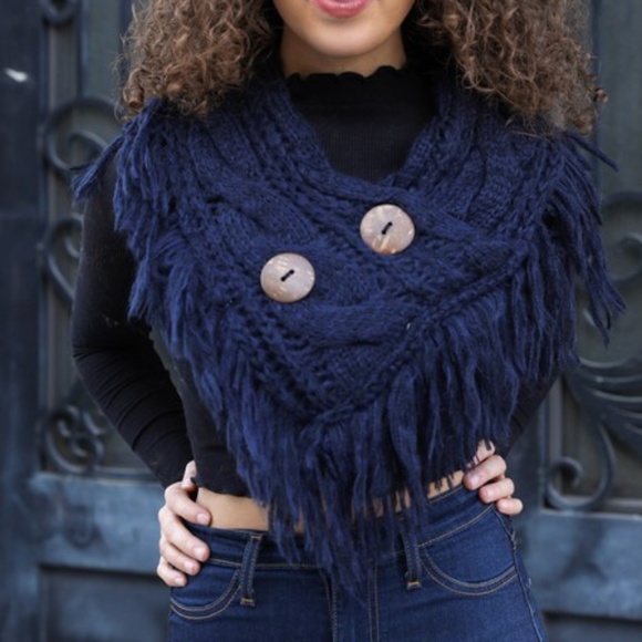 Cozy Button Tassel Infinity scarf - Picture 4 of 7